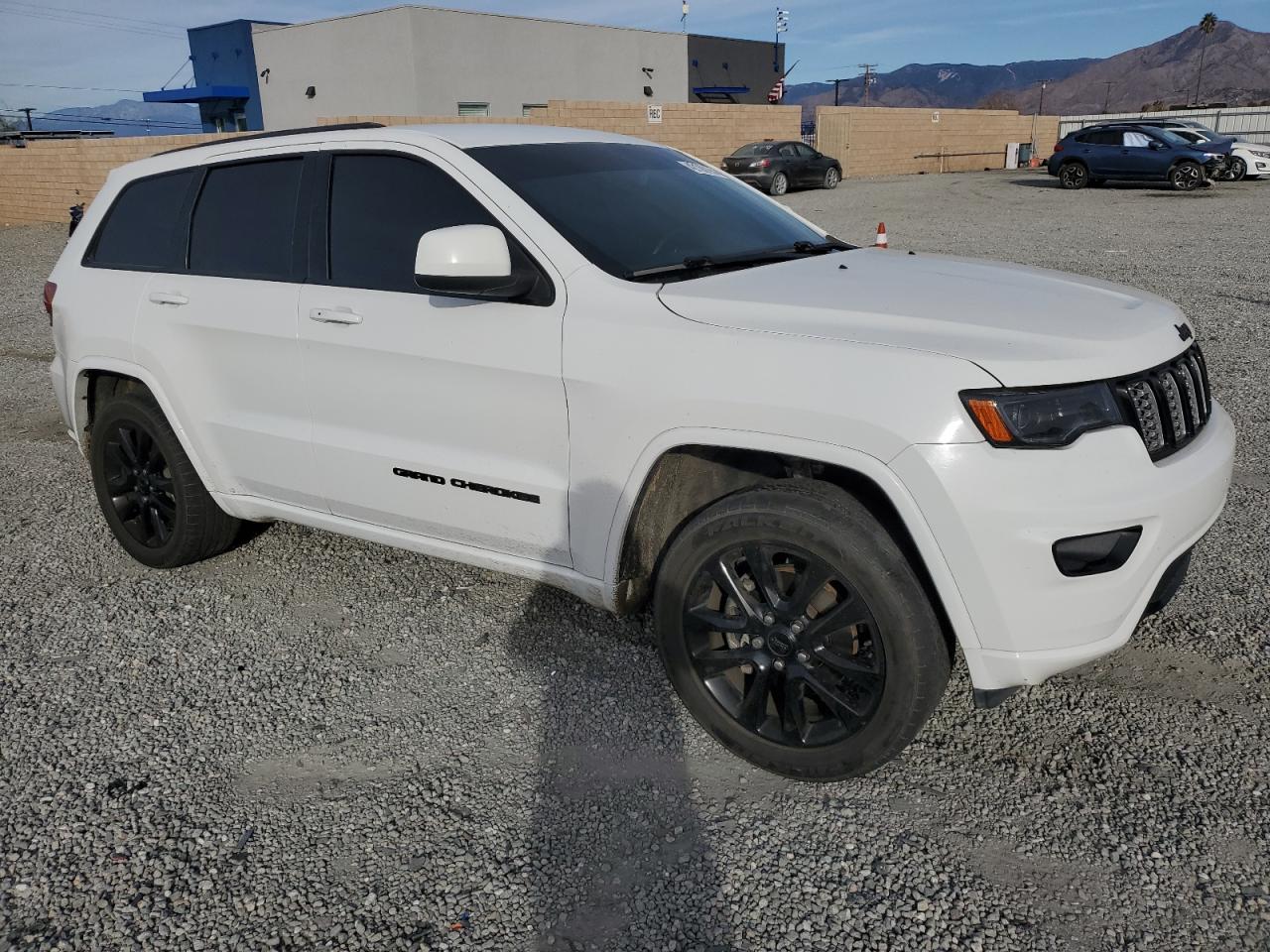 2017 Jeep Grand Cherokee VIN 1C4RJFAGXHC927343 Copart auction photo, rear end damage thumbnail 4