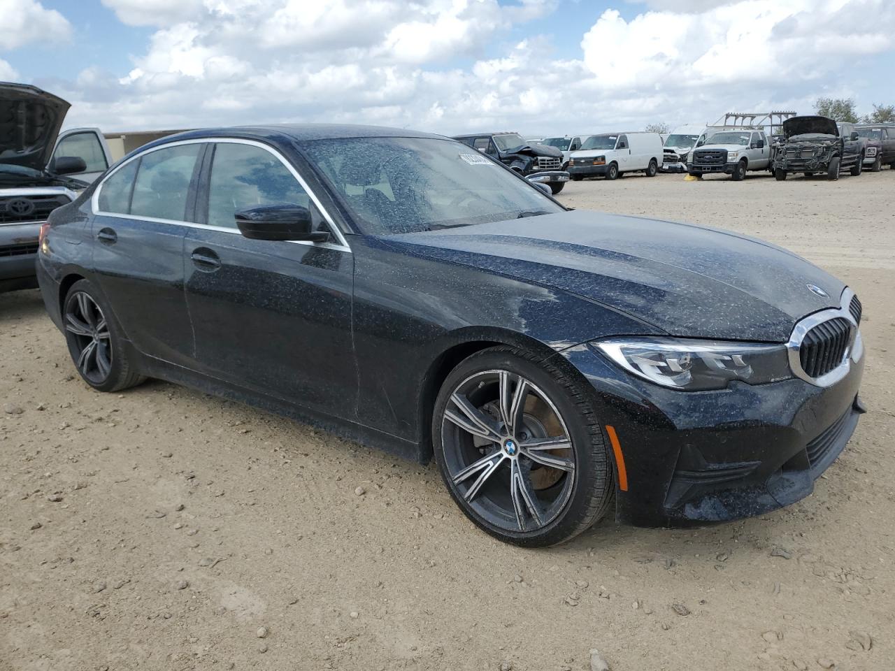 2020 BMW 3er VIN 3MW5R1J07L8B19431 Copart auction photo, undercarriage / minor dent/scratches damage thumbnail 4