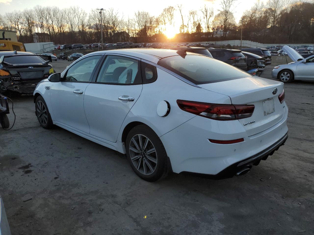 2019 KIA Optima VIN 5XXGU4L11KG332416 Copart auction photo, front end / minor dent/scratches damage thumbnail 2