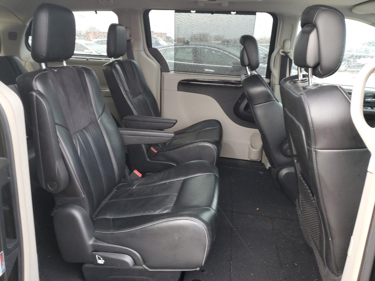 2014 Chrysler Town & Country VIN 2C4RC1GG5ER374463 Copart auction photo, front end damage thumbnail 11