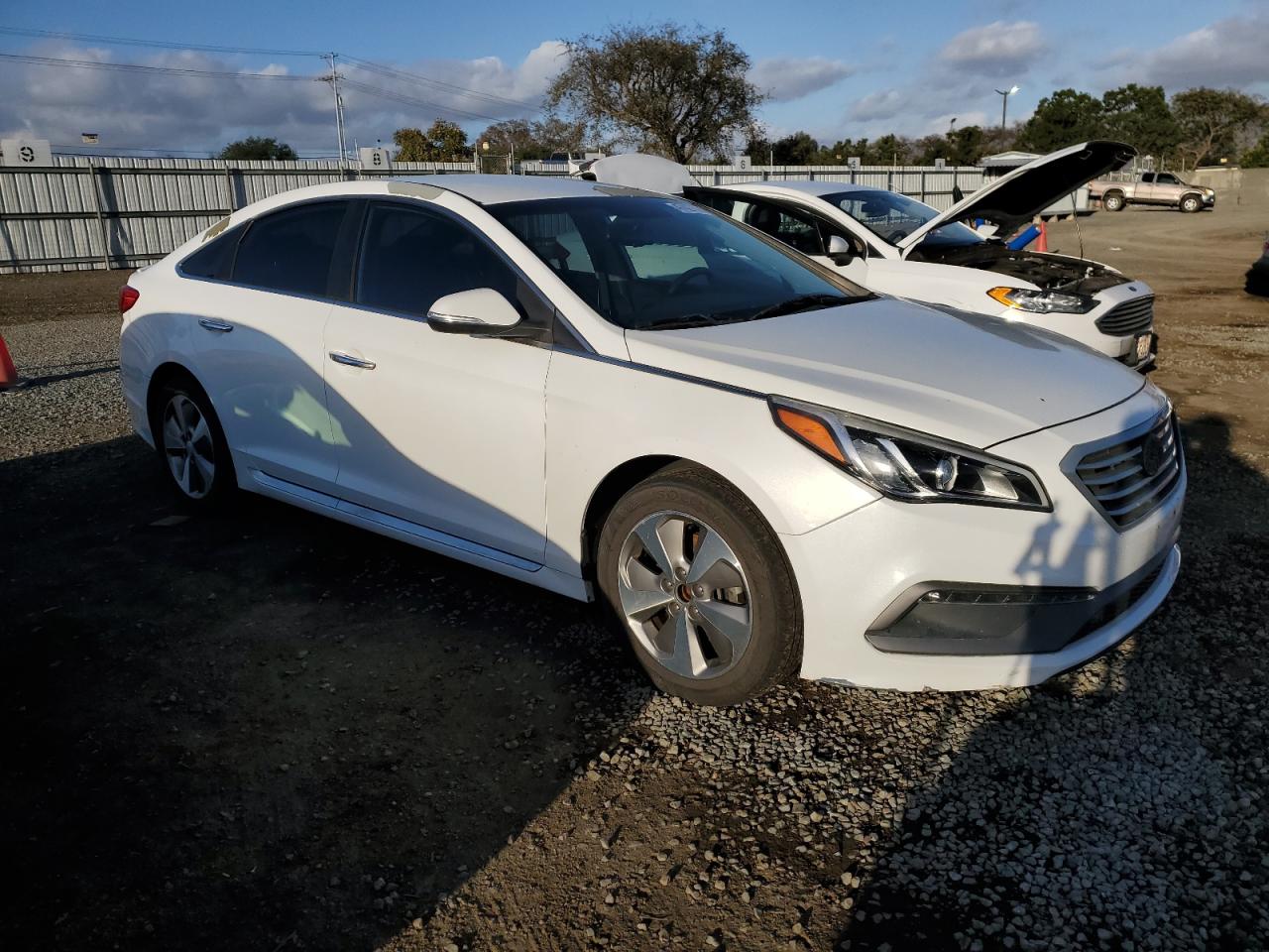 2015 Hyundai Sonata VIN 5NPE34AF0FH083402 Copart auction photo, rear end / side damage thumbnail 4