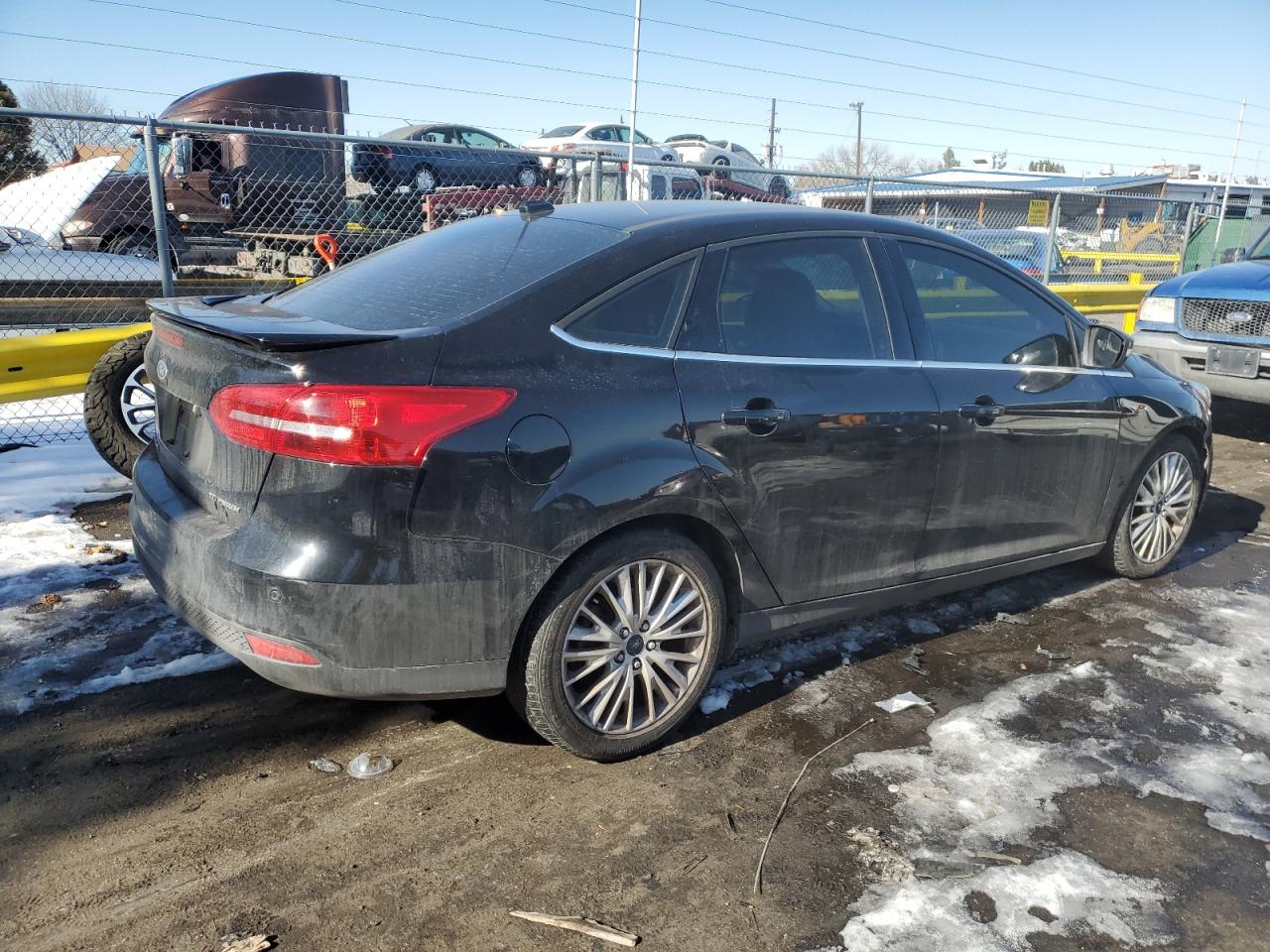 2018 Ford Focus VIN 1FADP3J26JL294119 Copart auction photo, front end damage thumbnail 3
