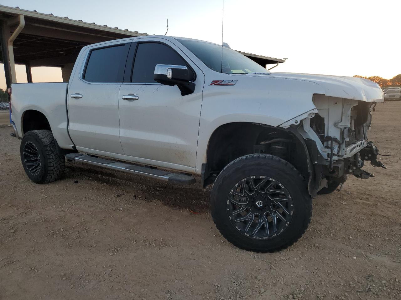 2022 Chevrolet Silverado VIN 3GCUDGET3NG611435 Copart auction photo, front end damage thumbnail 4