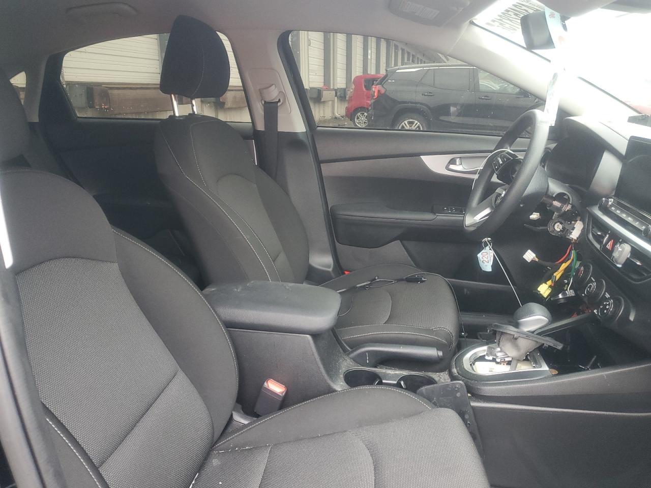 2023 KIA Forte VIN 3KPF24AD8PE665968 Copart auction photo, vandalism damage thumbnail 7