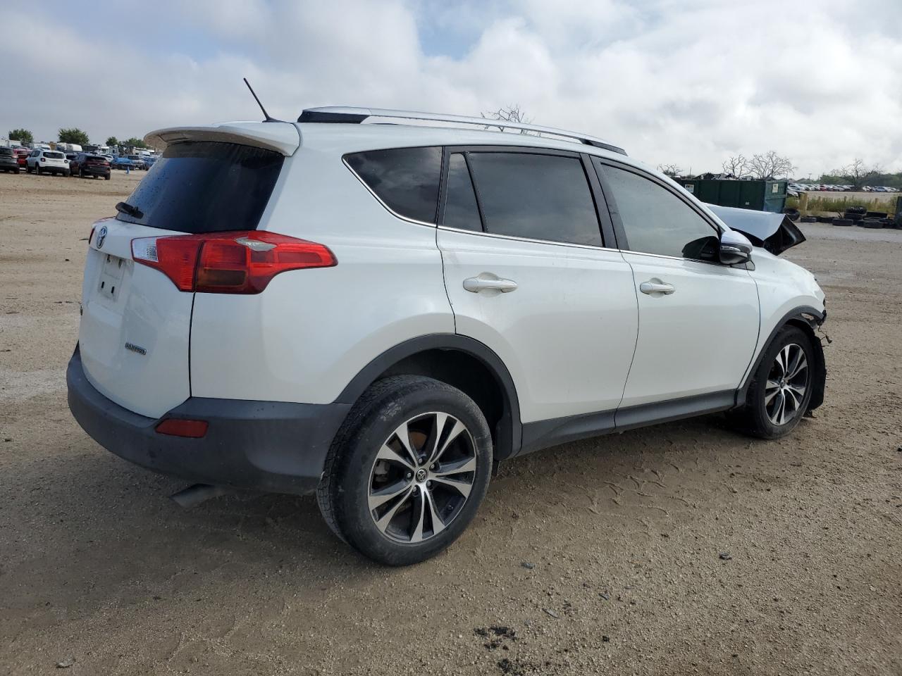 2015 Toyota RAV 4 VIN JTMYFREV0FJ035912 Copart auction photo, front end damage thumbnail 3