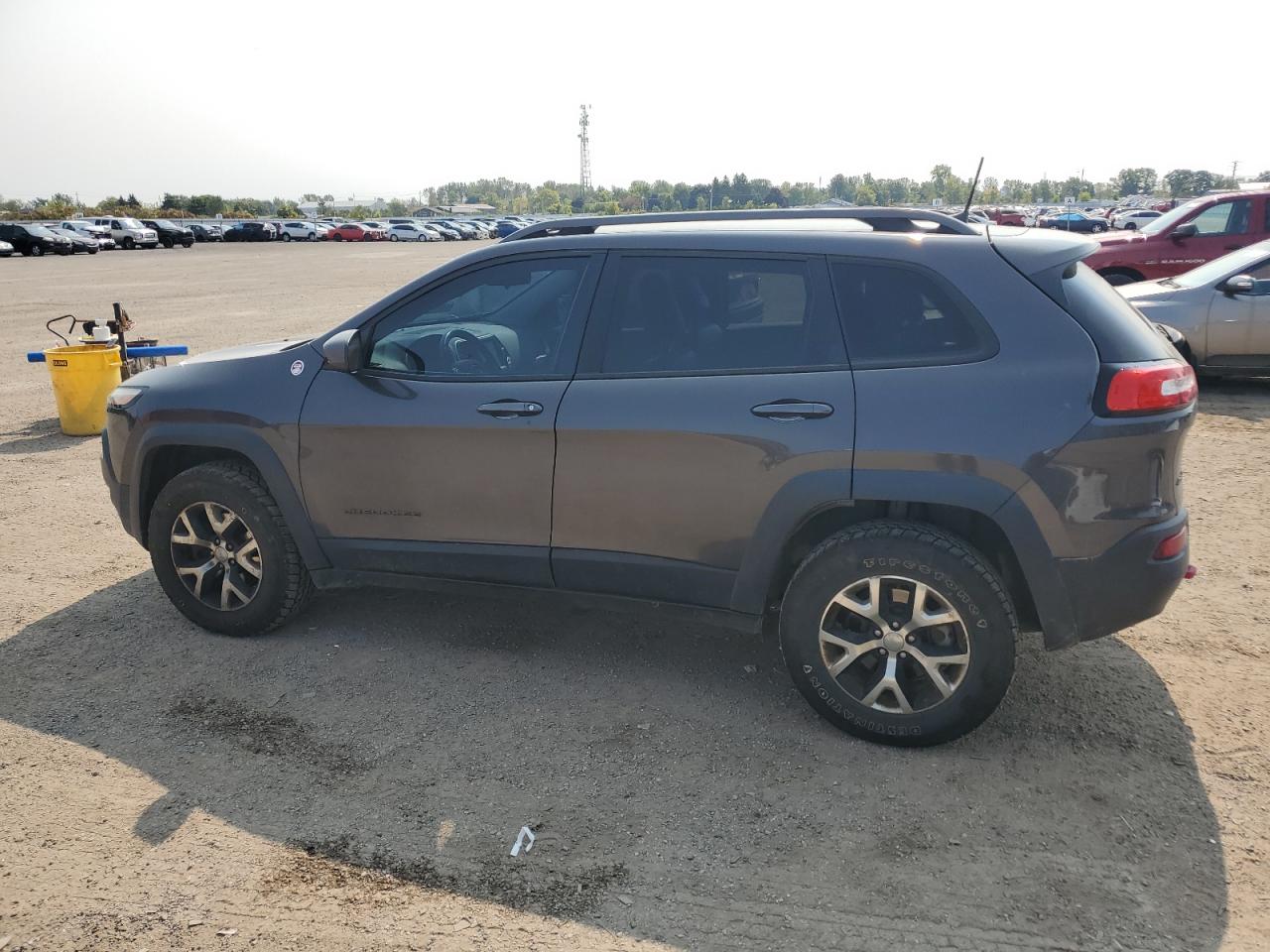 2016 Jeep Cherokee VIN 1C4PJMBS9GW128469 Copart auction photo, front end damage thumbnail 2