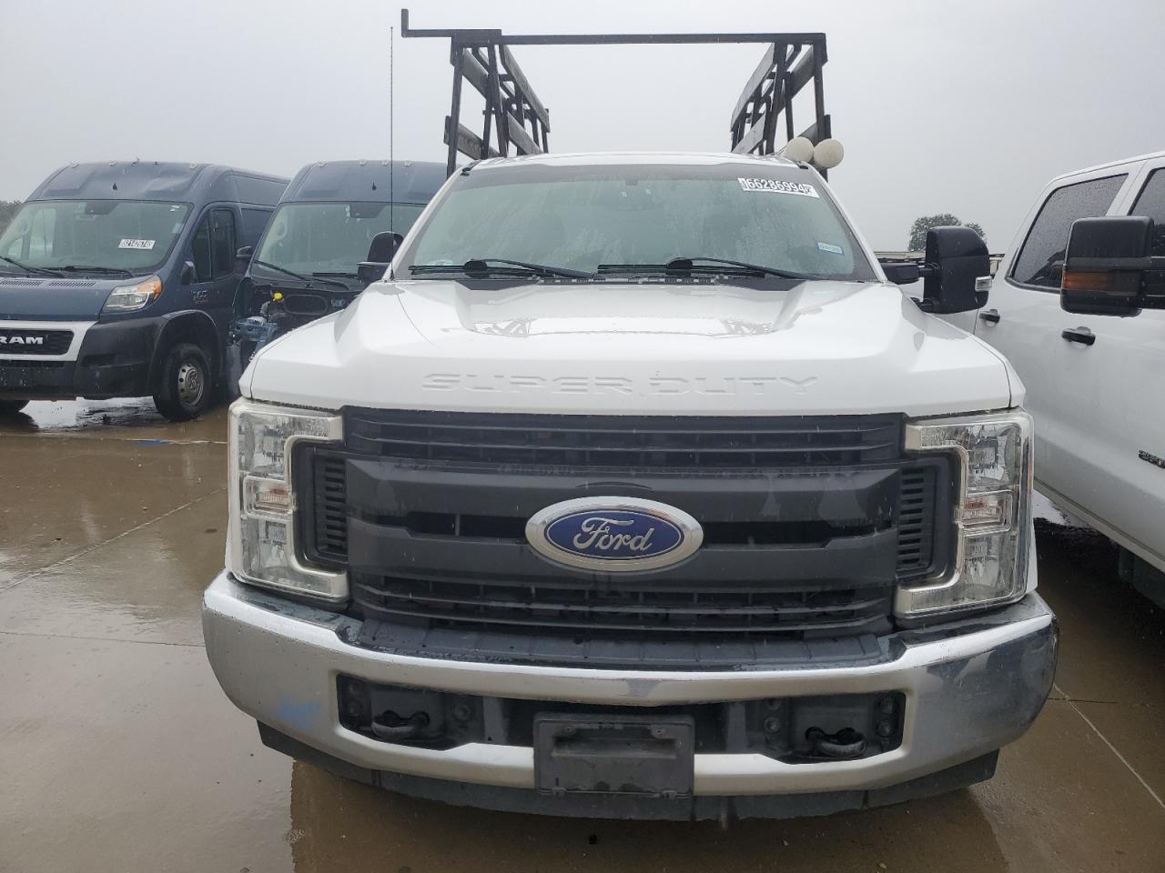 2017 Ford F250 VIN 1FTBF2A66HEE73860 Copart auction photo, minor dent/scratches damage thumbnail 5