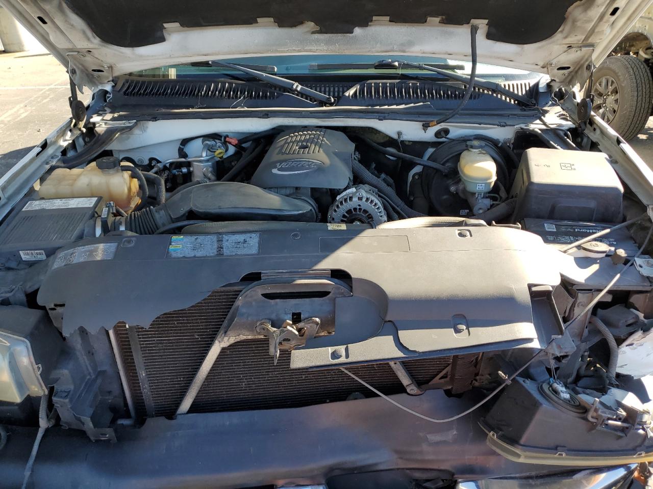 2005 Chevrolet Silverado VIN 1GCEC14Z65Z254794 Copart auction photo, vandalism / front end damage thumbnail 11