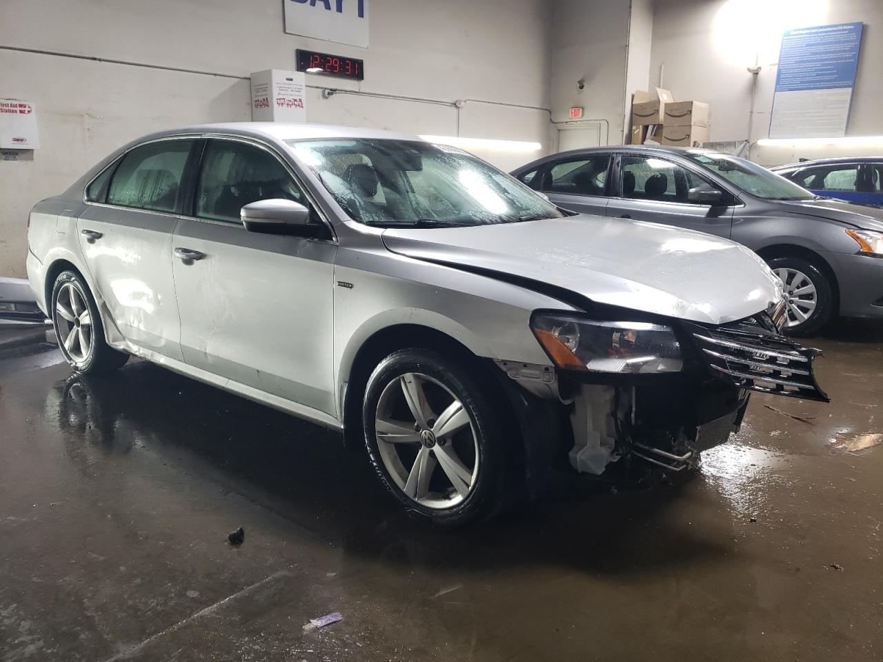2015 Volkswagen Passat VIN 1VWAS7A32FC109967 Copart auction photo, front end / side damage thumbnail 4