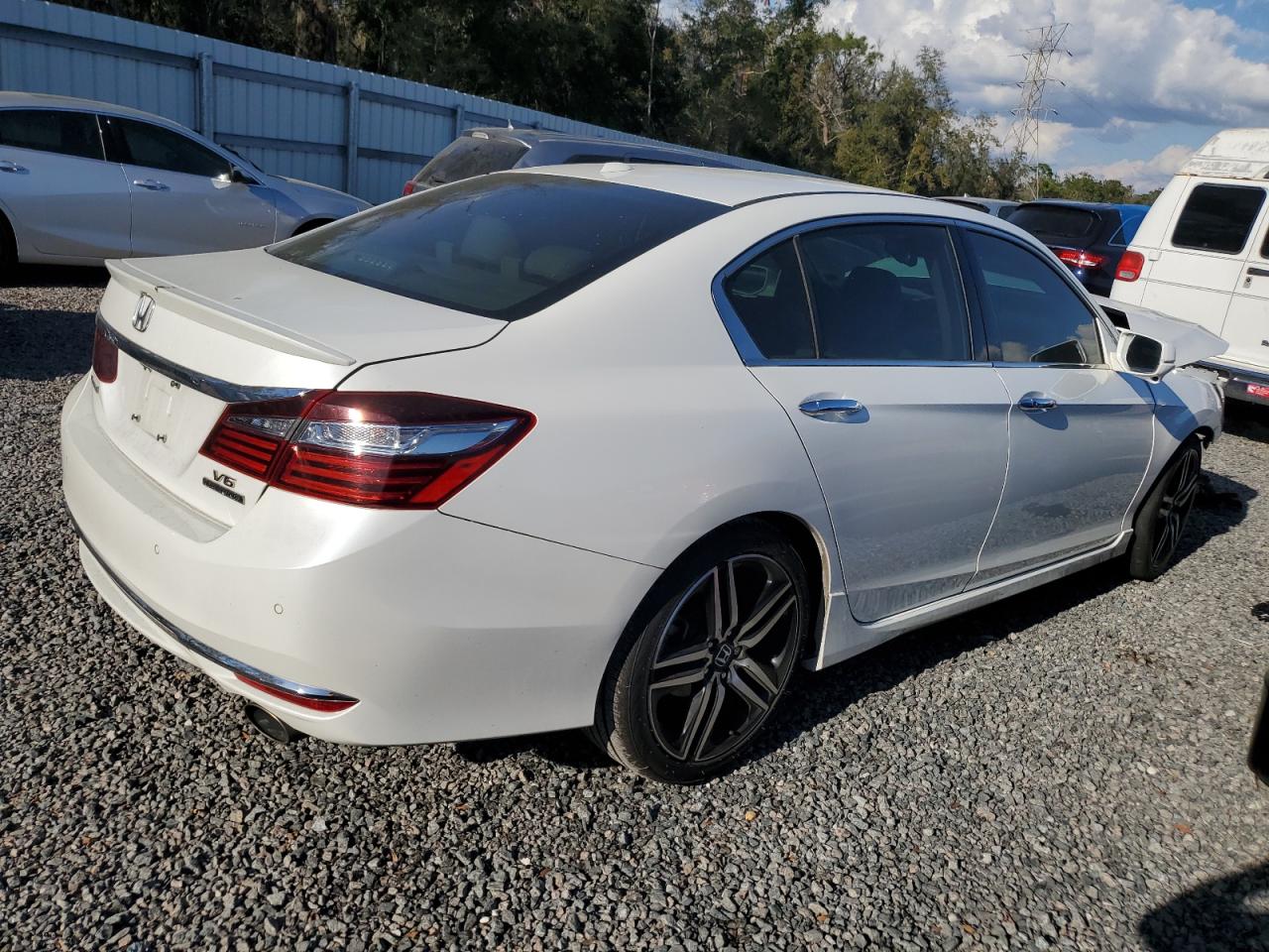2016 Honda Accord VIN 1HGCR3F93GA005015 Copart auction photo, front end damage thumbnail 3