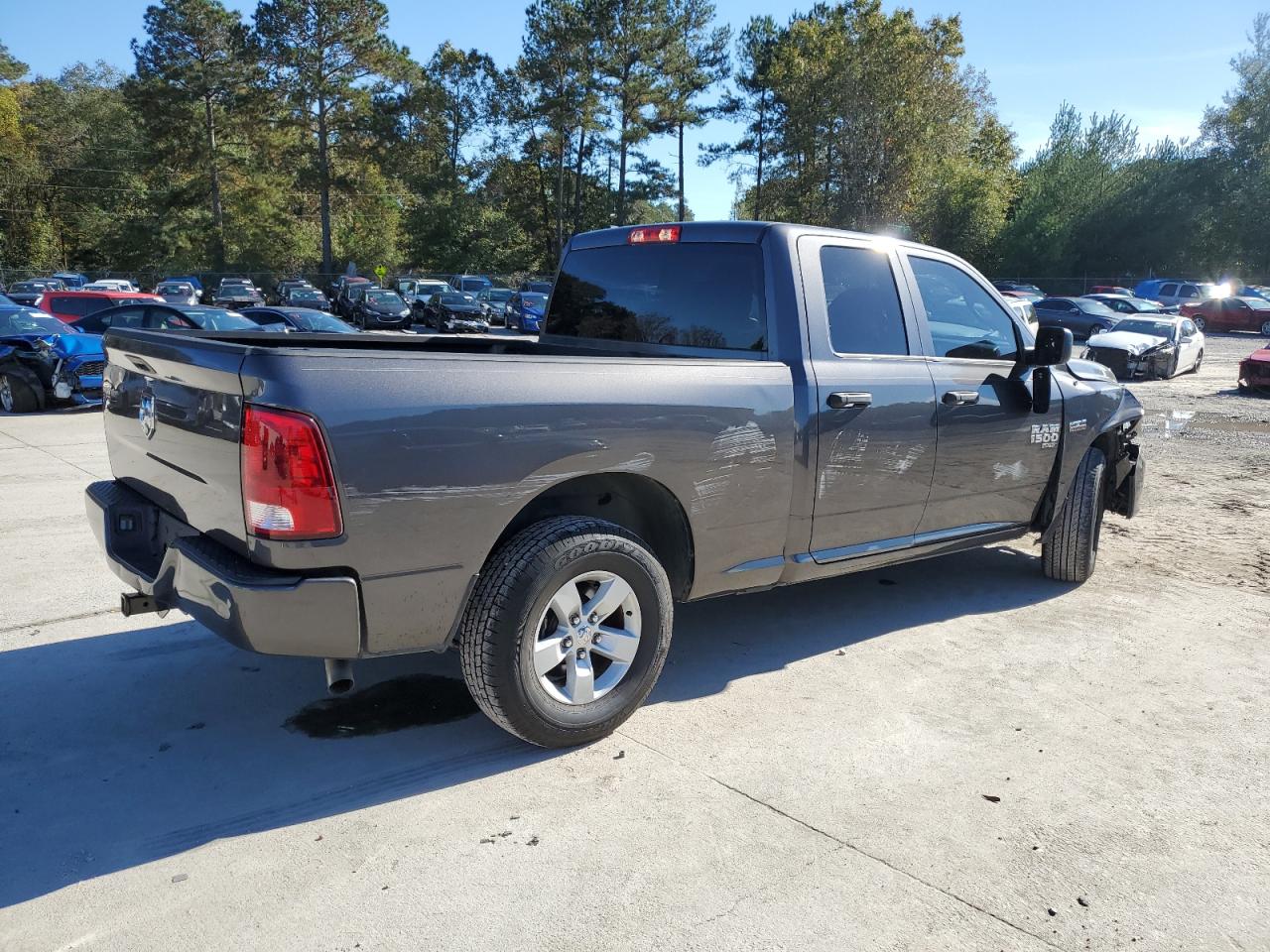 2019 RAM 1500 VIN 1C6RR6FT7KS702106 Copart auction photo, side / front end damage thumbnail 3