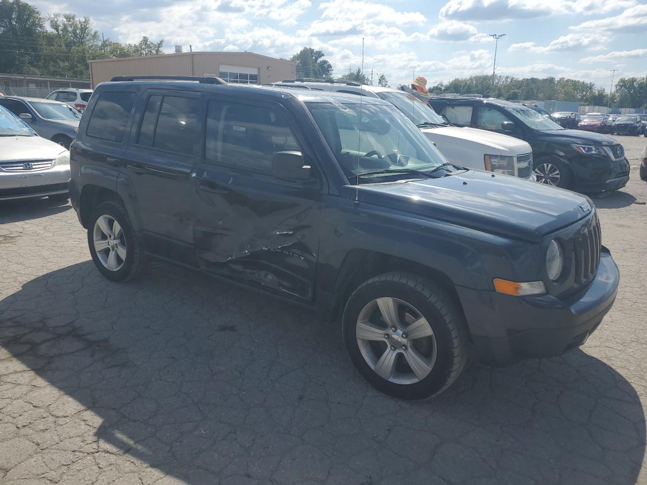 2015 Jeep Liberty (Patriot) VIN 1C4NJRFBXFD257426 Copart auction photo, side damage thumbnail 4