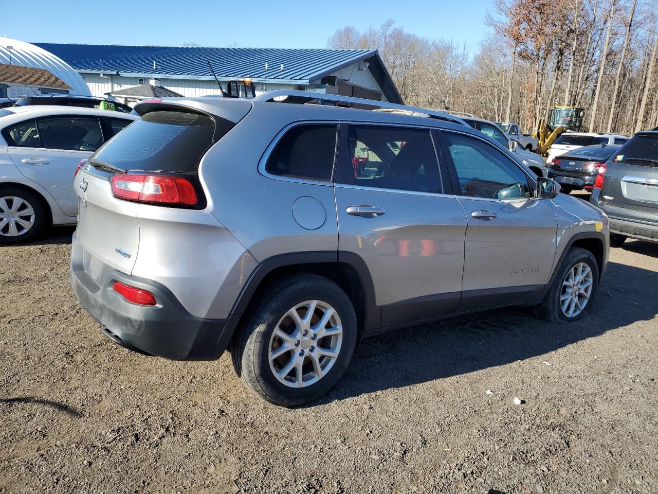 2016 Jeep Grand Cherokee VIN 1C4PJMCB3GW260786 Copart auction photo, rear end / minor dent/scratches damage thumbnail 3
