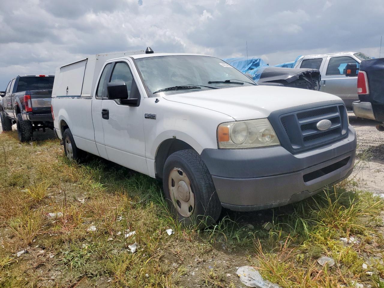 2007 Ford F-150 VIN 1FTRF12227KD33342 Copart auction photo, normal wear / minor dent/scratches damage thumbnail 4