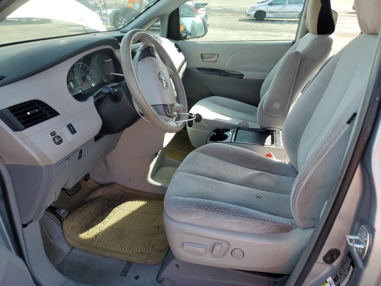 2011 Toyota Sienna VIN 5TDKK3DC0BS135634 Copart auction photo, front end damage thumbnail 7