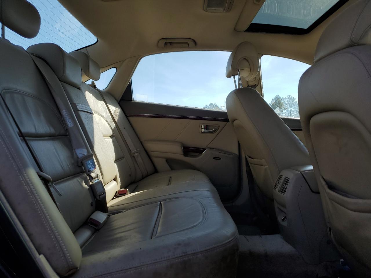 2007 Hyundai Azera VIN KMHFC46F07A196221 Copart auction photo, water/flood / minor dent/scratches damage thumbnail 10