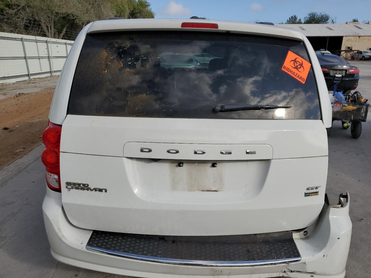 2019 Dodge Caravan VIN 2C4RDGEG4KR690709 Copart auction photo, biohazard/chemical / side damage thumbnail 6