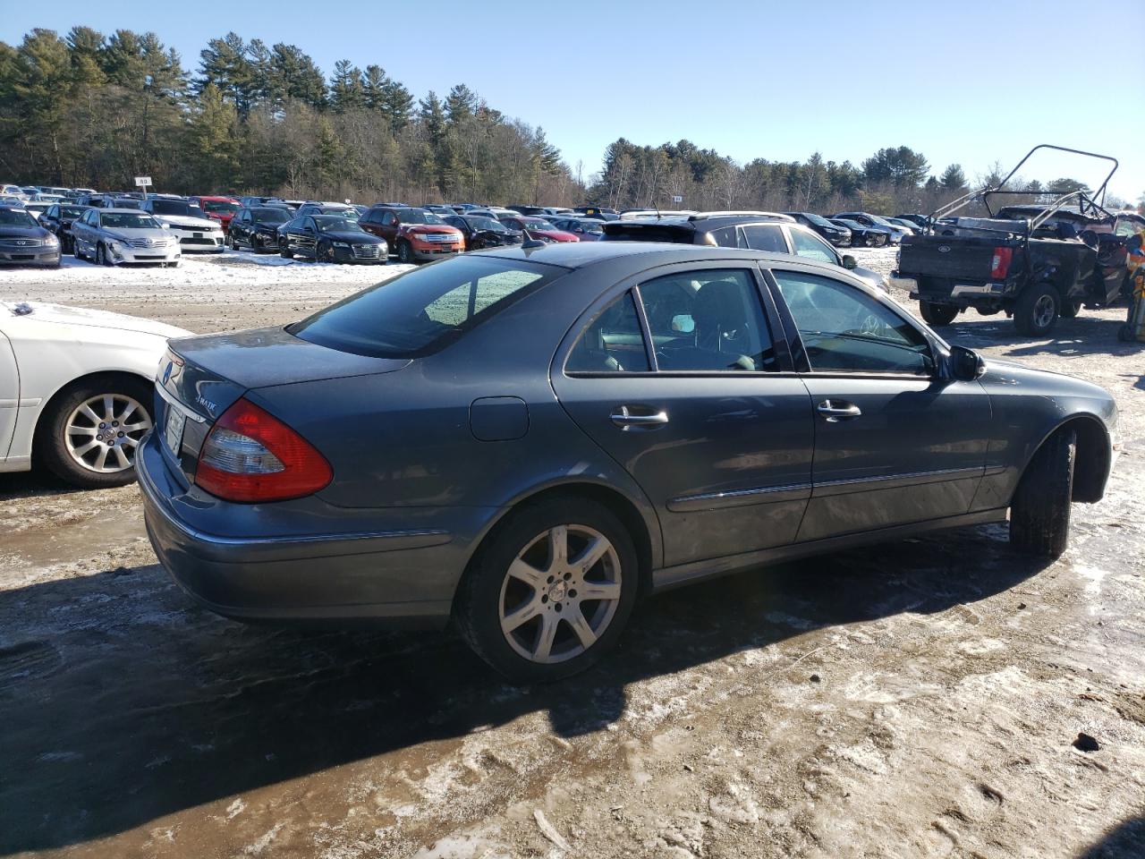2008 Mercedes-Benz E-klasse VIN WDBUF87X18B228203 Copart auction photo, front end / undercarriage damage thumbnail 3