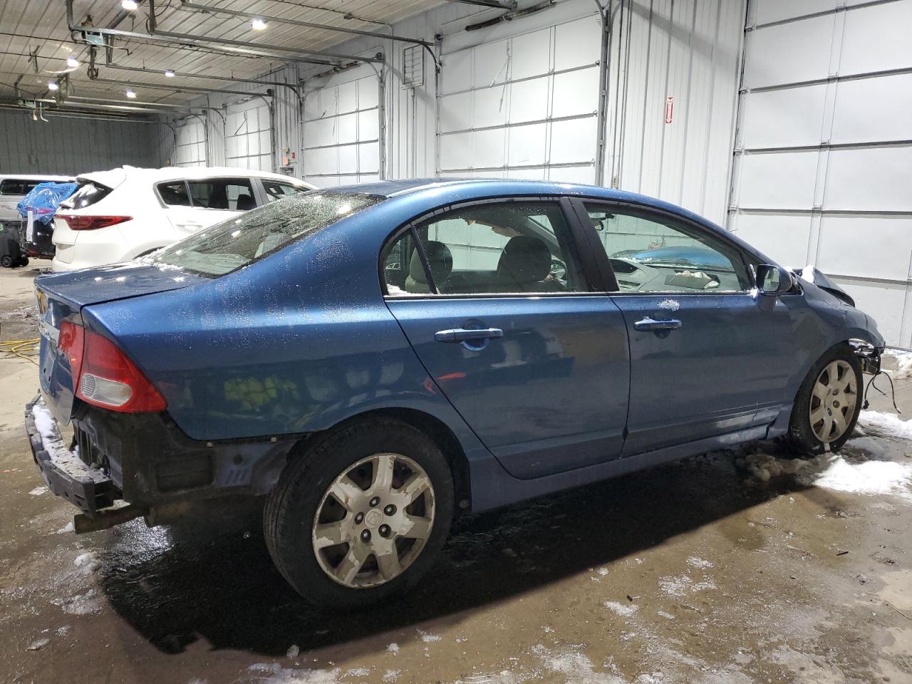 2009 Honda Civic VIN 19XFA16569E050325 Copart auction photo, all over damage thumbnail 3
