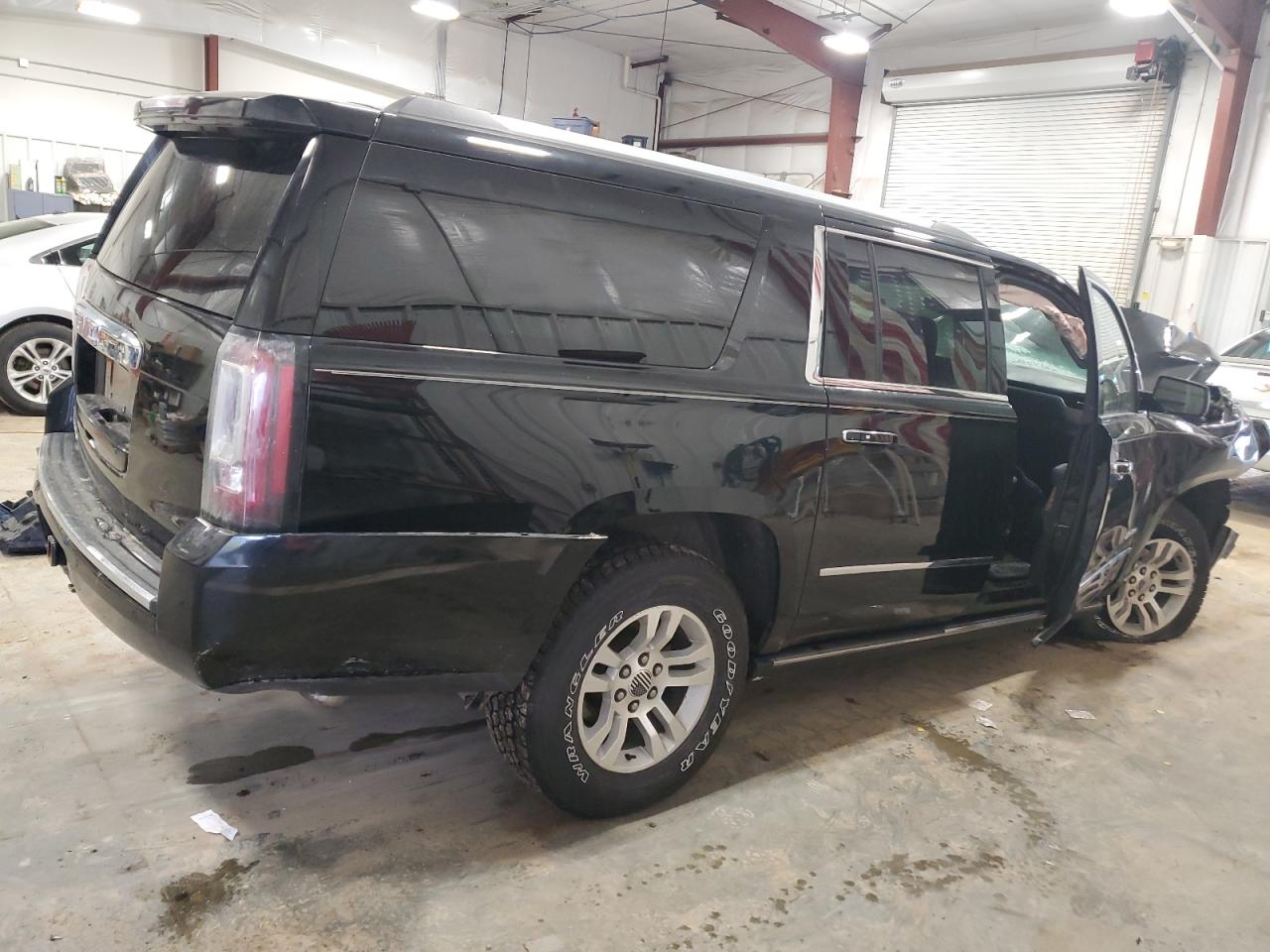 2016 GMC Yukon VIN 1GKS2HKJ4GR180214 Copart auction photo, front end damage thumbnail 3