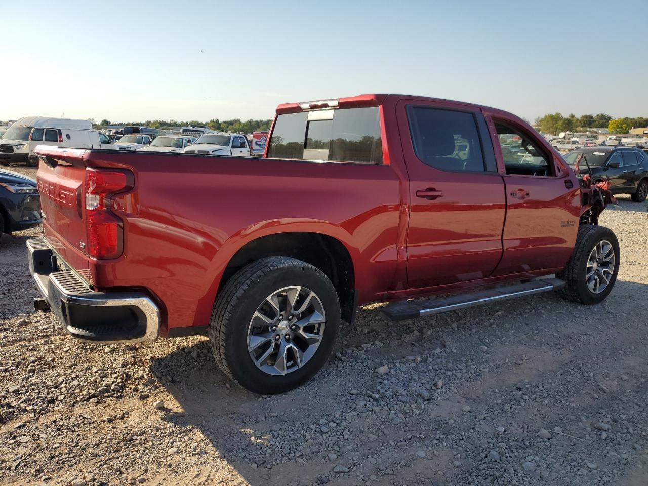 2022 Chevrolet Silverado VIN 1GCUYDED1NZ142633 Copart auction photo, front end / minor dent/scratches damage thumbnail 3