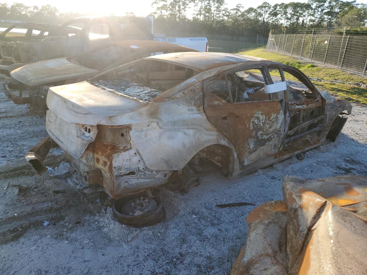 2020 Nissan Altima VIN 1N4BL4BVXLC124575 Copart auction photo, burn / all over damage thumbnail 3