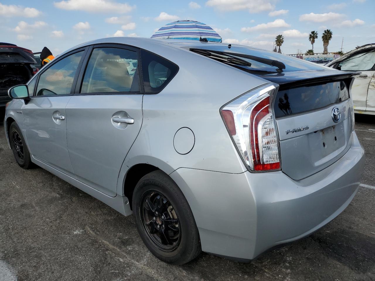 2015 Toyota Prius VIN JTDKN3DU2F0483492 Copart auction photo, undercarriage / minor dent/scratches damage thumbnail 2