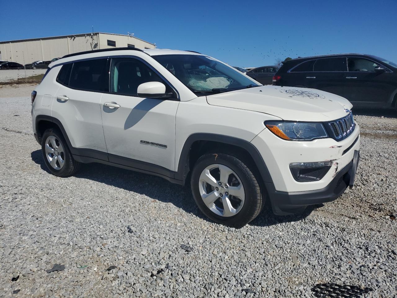 2020 Jeep Compass VIN 3C4NJDBB1LT117070 Copart auction photo, front end / minor dent/scratches damage thumbnail 4