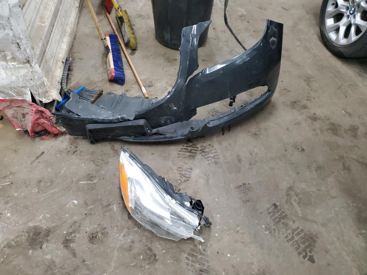 2011 Buick Regal VIN W04GW5EV0B1054615 Copart auction photo, front end damage thumbnail 14