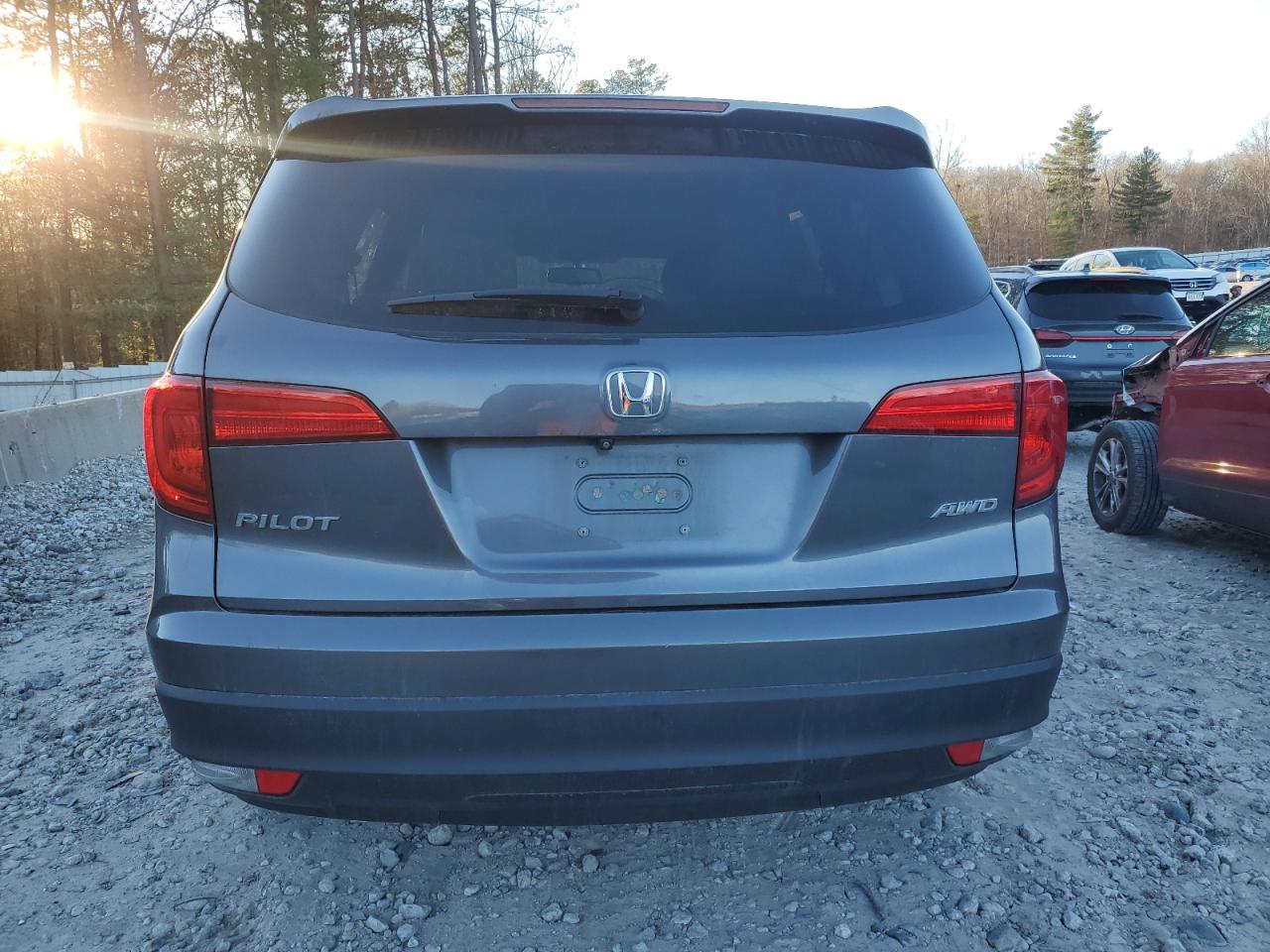2016 Honda Pilot VIN 5FNYF6H78GB052185 Copart auction photo, vandalism damage thumbnail 6