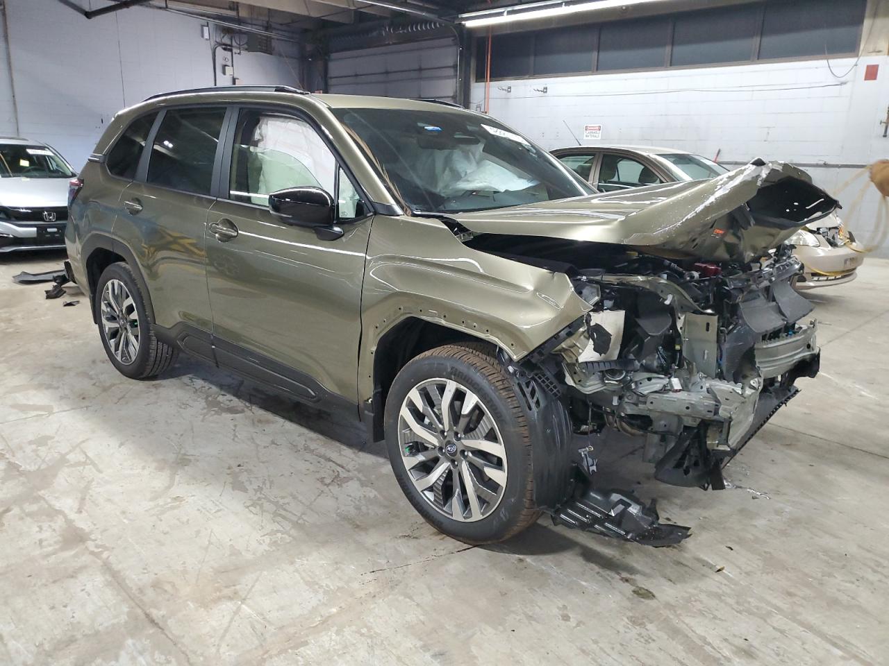 2025 Subaru Forester VIN JF2SLDTC3SH460756 Copart auction photo, front end / minor dent/scratches damage thumbnail 4