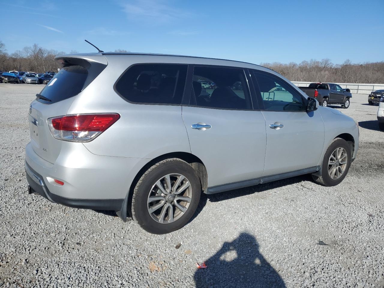 2014 Nissan Pathfinder VIN 5N1AR2MM9EC686821 Copart auction photo, rear end / minor dent/scratches damage thumbnail 3