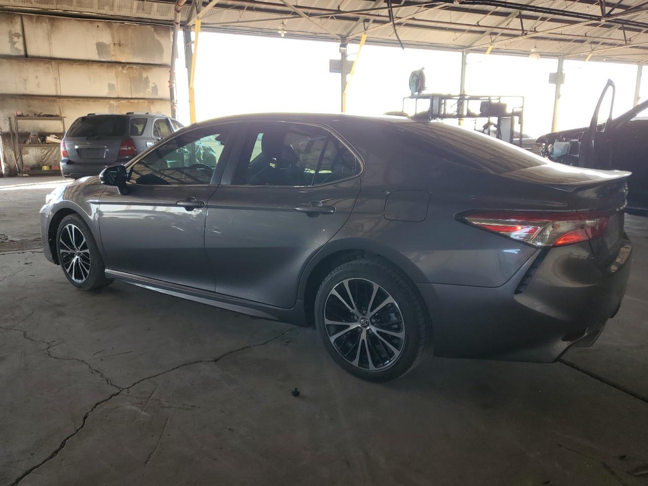 2020 Toyota Camry VIN 4T1G11AK6LU895035 Copart auction photo, front end / side damage thumbnail 2