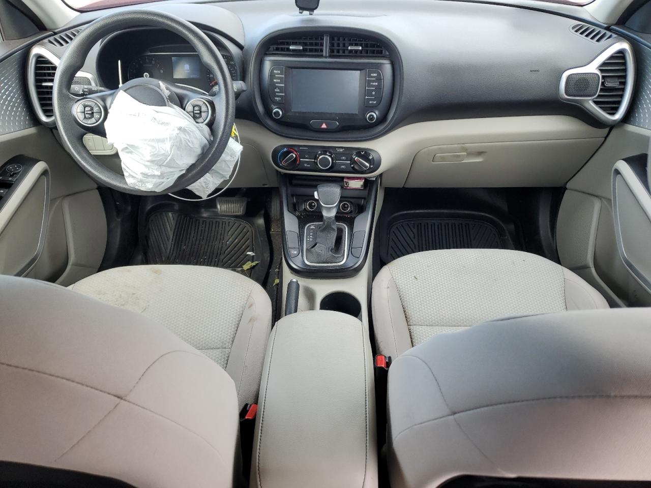 2020 KIA Soul VIN KNDJ23AU9L7706137 Copart auction photo, front end / minor dent/scratches damage thumbnail 8