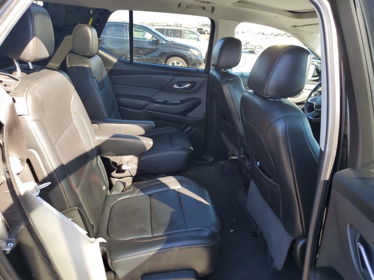 2019 Chevrolet Traverse VIN 1GNEVHKW3KJ121634 Copart auction photo, all over damage thumbnail 11