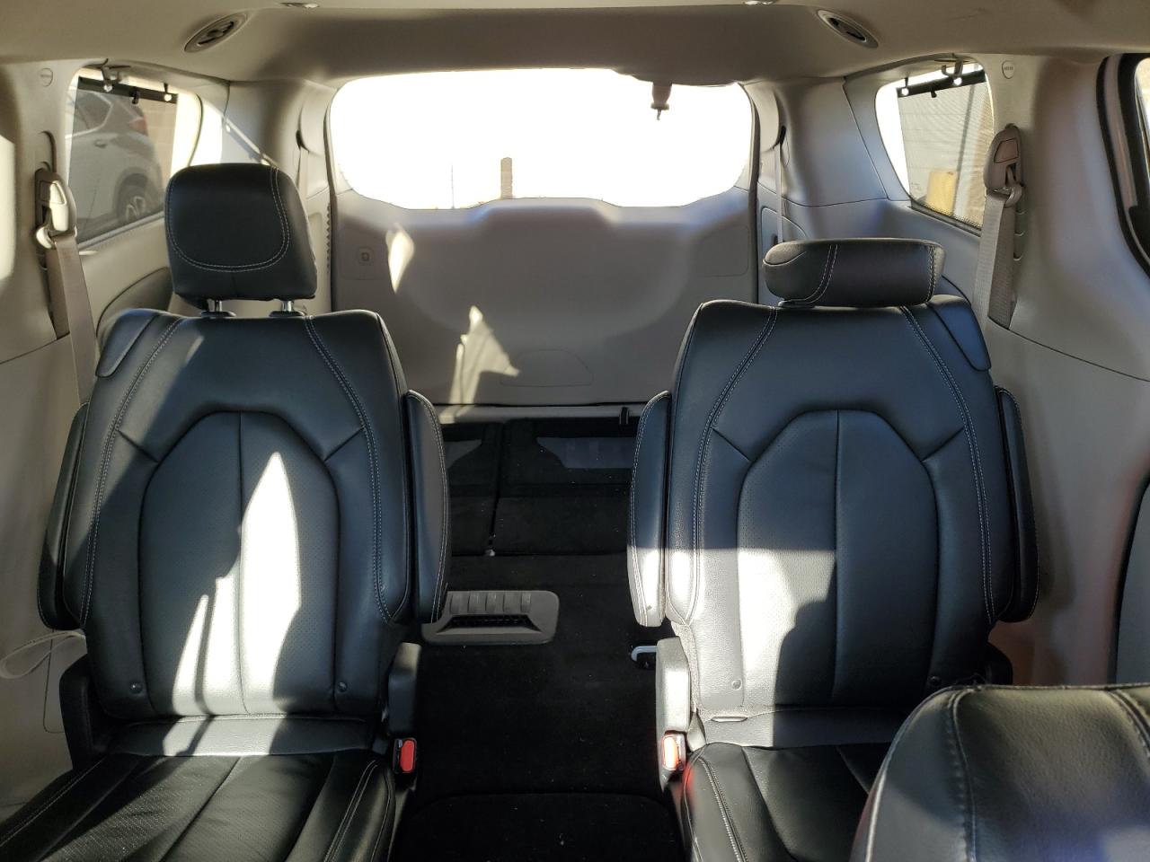 2022 Chrysler Pacifica VIN 2C4RC1BG2NR106865 Copart auction photo, front end / minor dent/scratches damage thumbnail 10