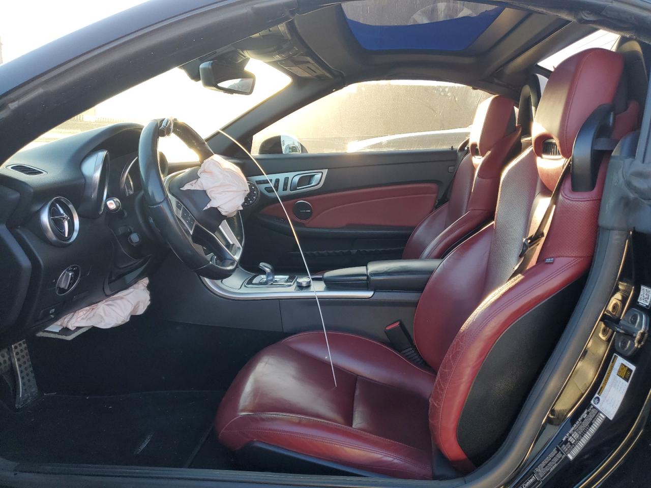 2016 Mercedes-Benz SLK-klasse VIN WDDPK3JA7GF121297 Copart auction photo, front end damage thumbnail 7