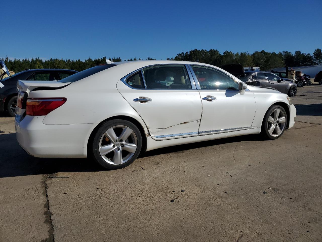 2011 Lexus LS VIN JTHGL5EF1B5044013 Copart auction photo, front end / side damage thumbnail 3