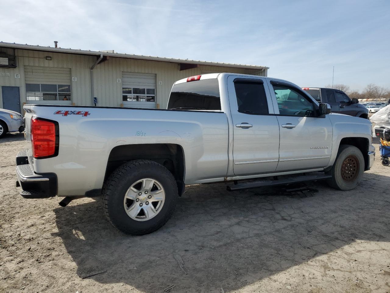 2015 Chevrolet Silverado VIN 1GCVKREHXFZ438130 Copart auction photo, front end / minor dent/scratches damage thumbnail 3