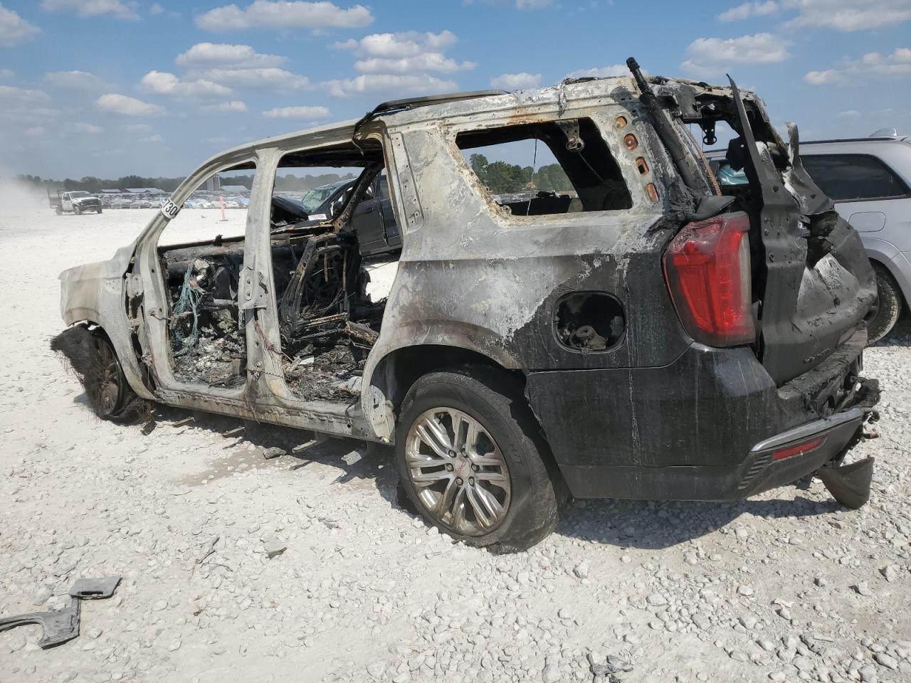 2021 GMC Yukon VIN 1GKS2BKD1MR272514 Copart auction photo, burn damage thumbnail 2