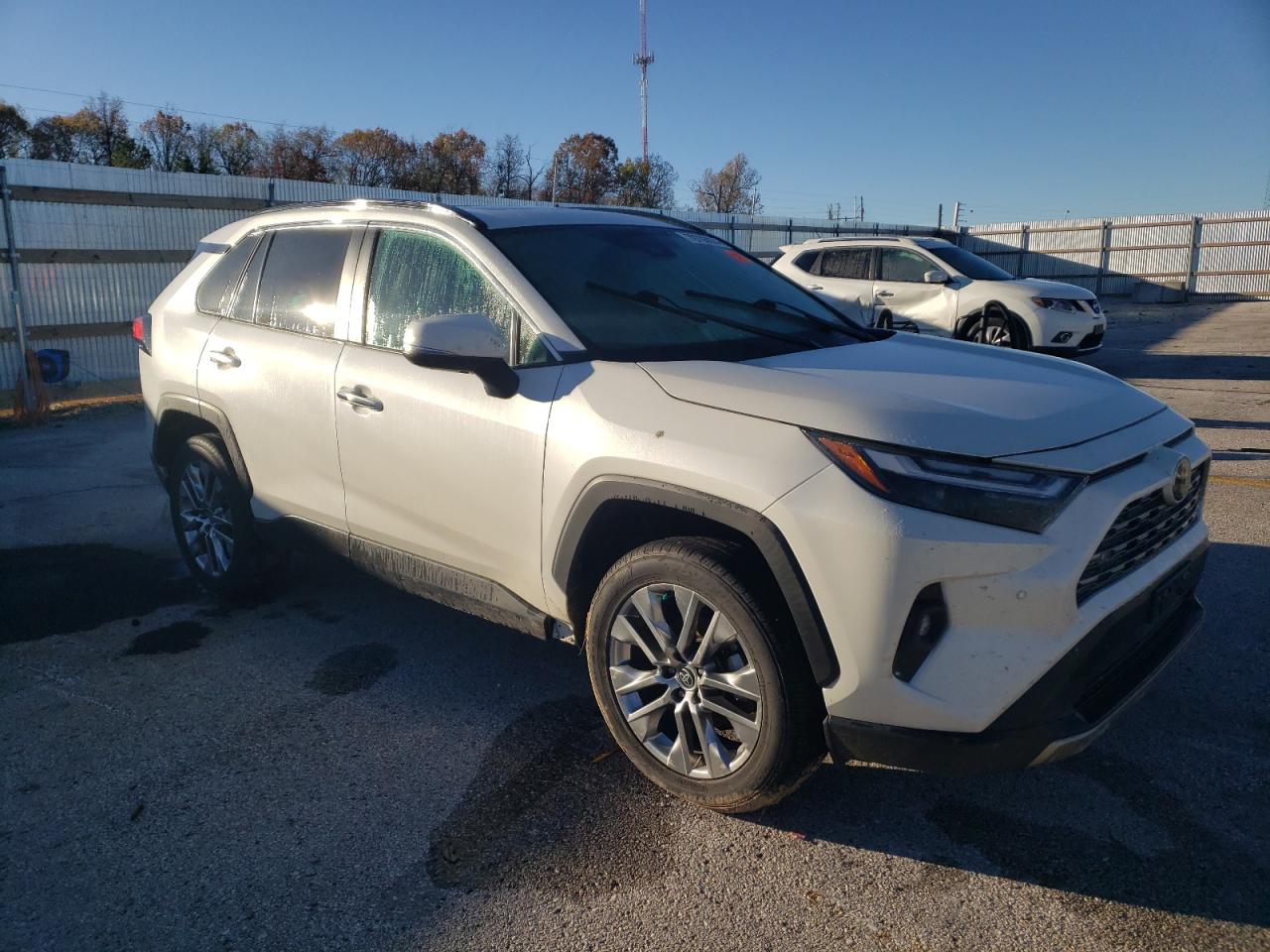 2022 Toyota RAV 4 VIN 2T3N1RFV9NW249023 Copart auction photo, water/flood / minor dent/scratches damage thumbnail 4