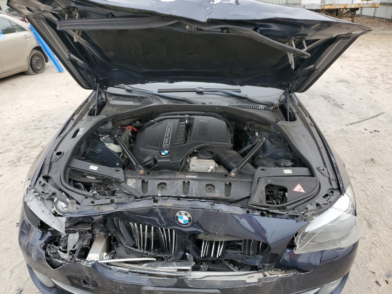 2011 BMW 5er VIN WBAFR7C59BC800620 Copart auction photo, front end / rear end damage thumbnail 12