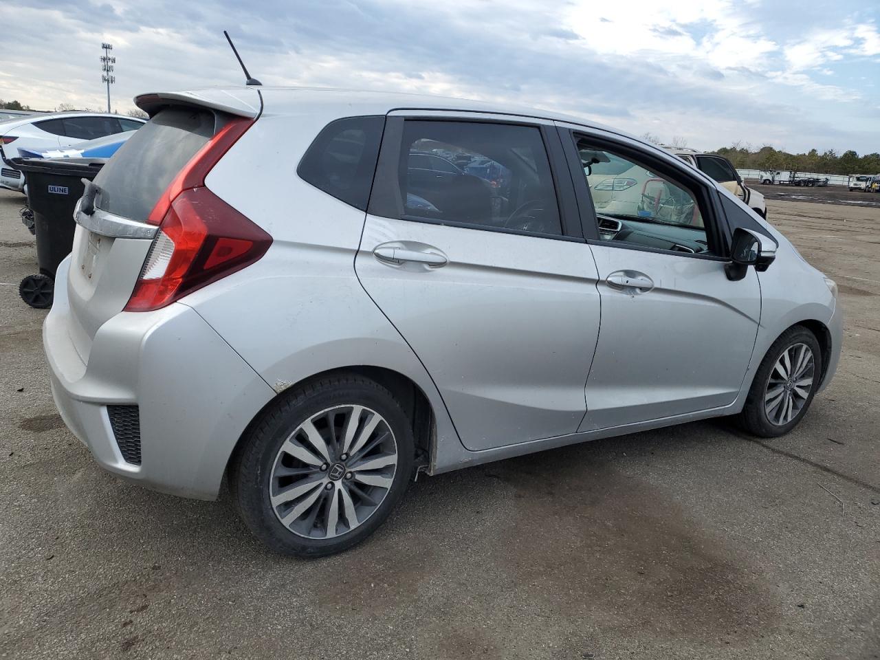 2015 Honda Fit VIN 3HGGK5H82FM712646 Copart auction photo, undercarriage damage thumbnail 3
