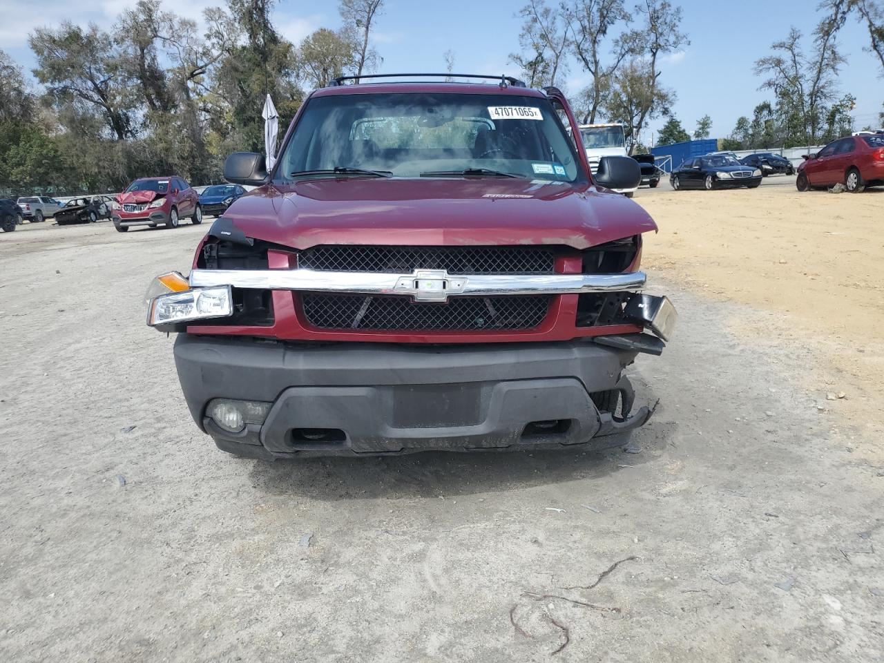 2006 Chevrolet Avalanche VIN 3GNEK12ZX6G103990 Copart auction photo, front end / side damage thumbnail 5