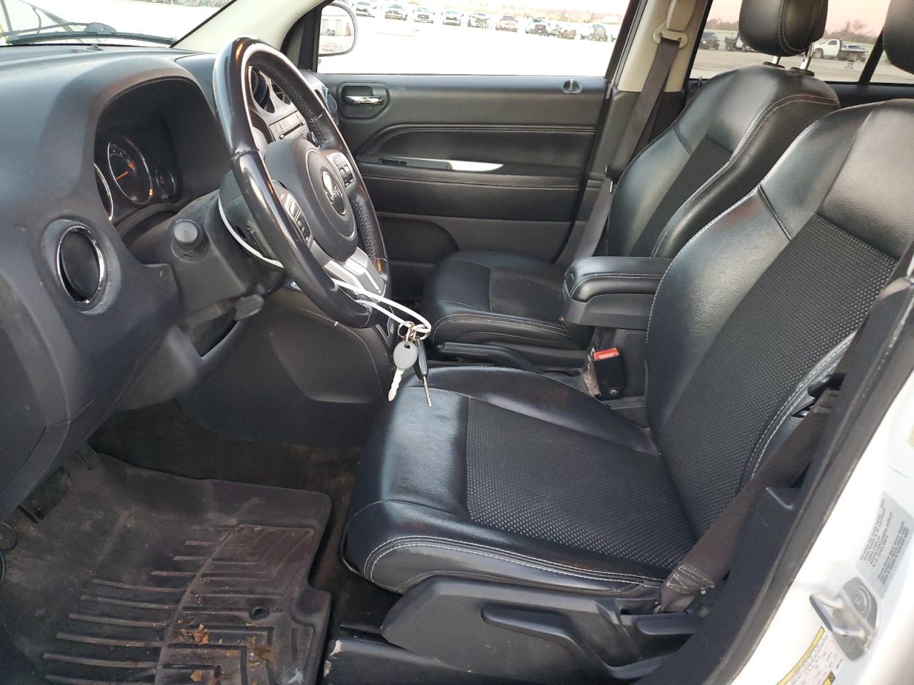 2016 Jeep Compass VIN 1C4NJDEB7GD617144 Copart auction photo, front end / minor dent/scratches damage thumbnail 7