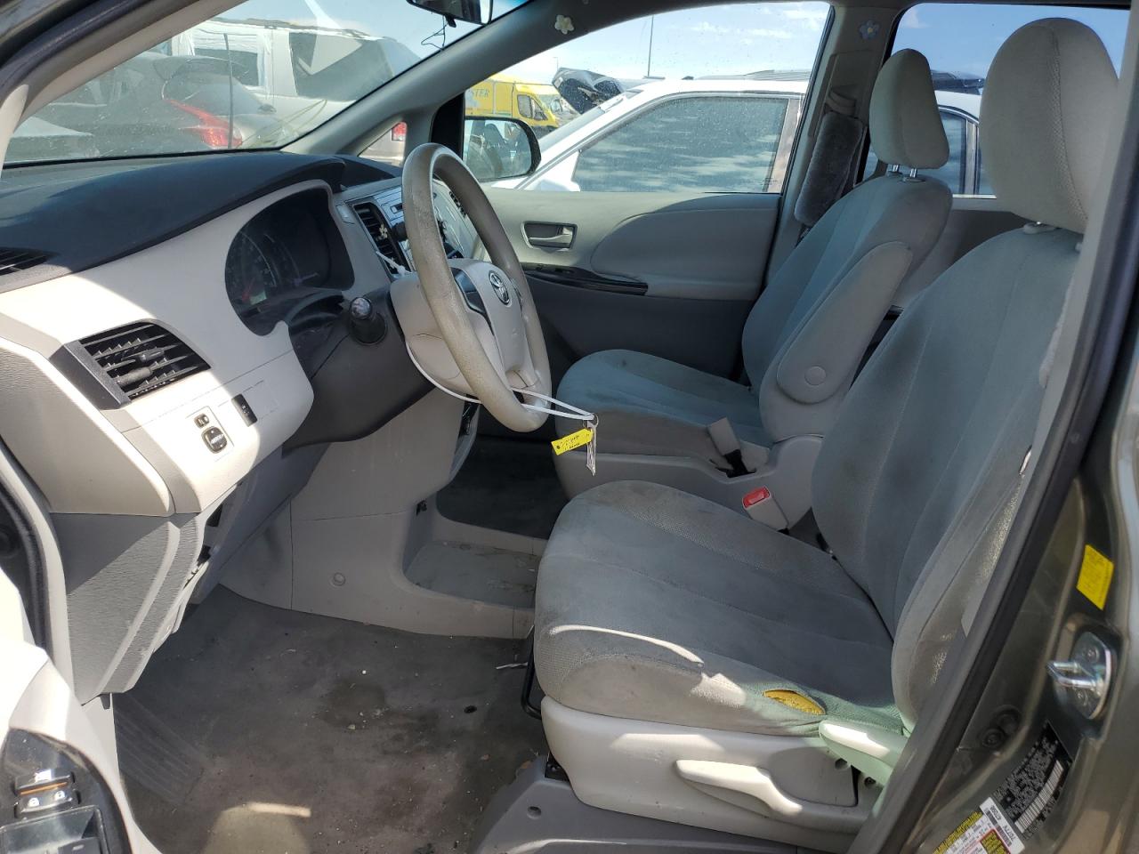 2011 Toyota Sienna VIN 5TDKA3DC6BS006574 Copart auction photo, front end damage thumbnail 7