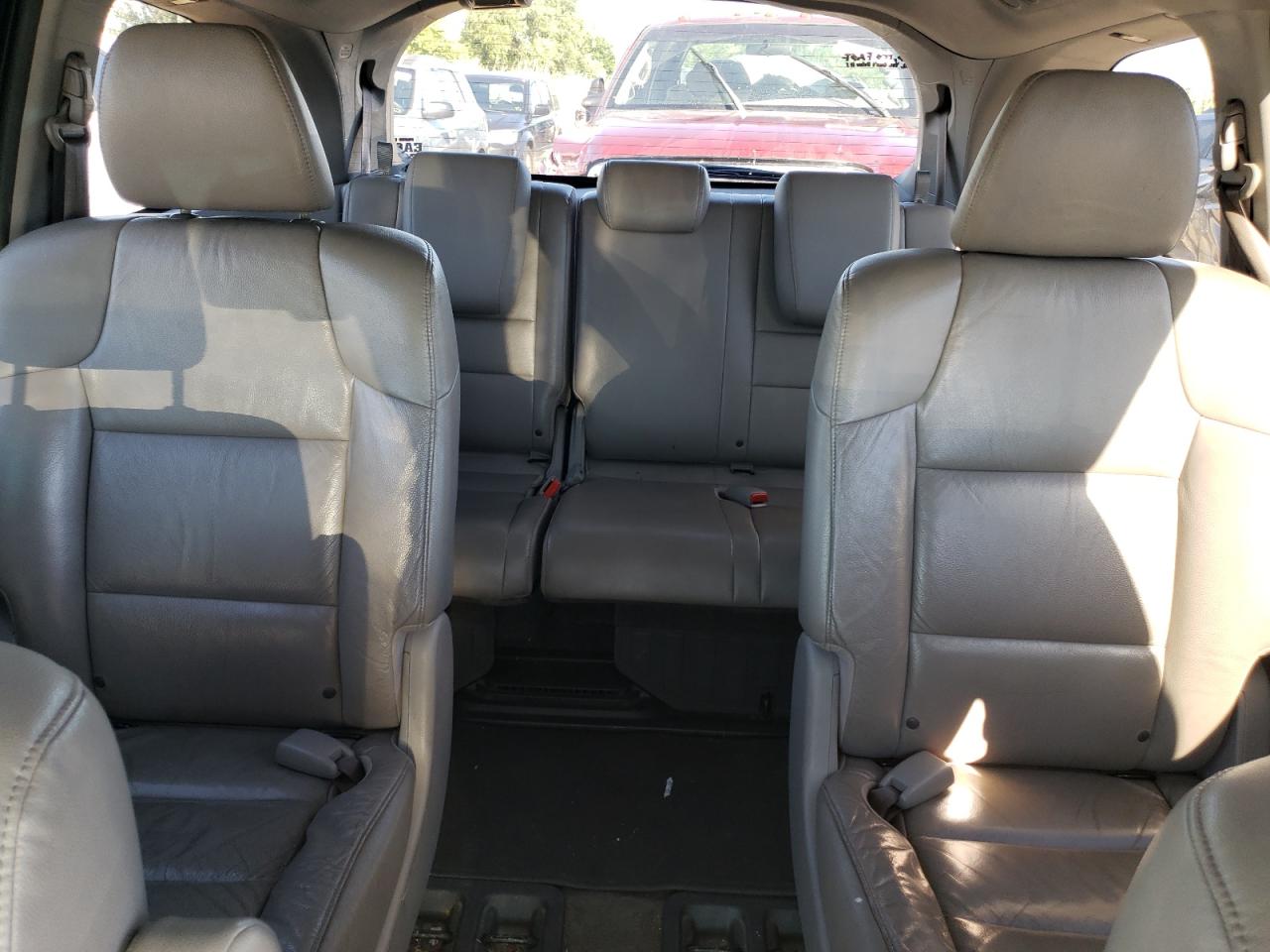 2011 Honda Odyssey VIN 5FNRL5H66BB022626 Copart auction photo, rear end / minor dent/scratches damage thumbnail 10