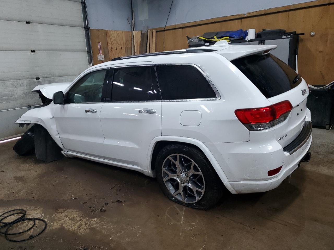 2021 Jeep Grand Cherokee VIN 1C4RJFCT3MC584332 Copart auction photo, front end / undercarriage damage thumbnail 2