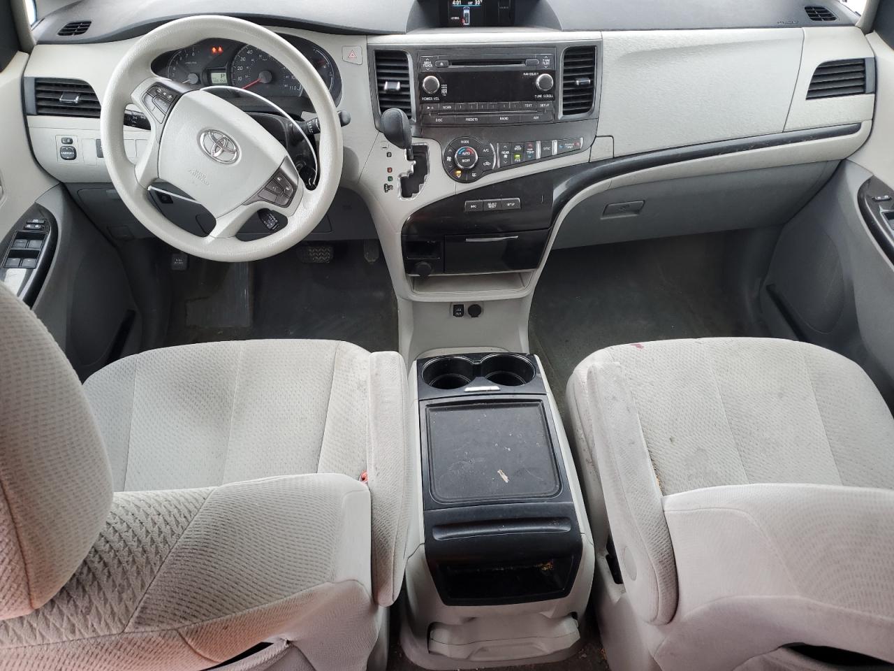 2013 Toyota Sienna VIN 5TDKK3DC6DS282429 Copart auction photo, front end / minor dent/scratches damage thumbnail 8