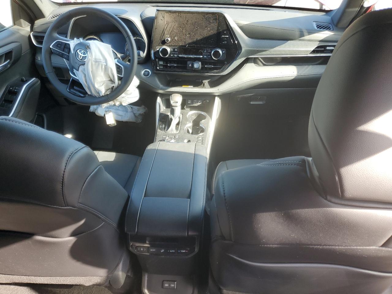 2024 Toyota Highlander VIN 5TDKDRBH9RS572408 Copart auction photo, front end / side damage thumbnail 8